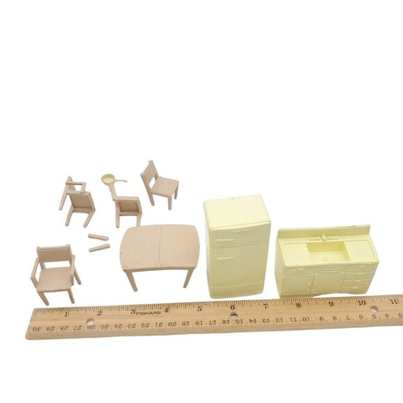 Vintage Marx Dollhouse Kitchen Lot Plastic Dollhouse Sink Fridge Table Chairs - Picture 5 of 9